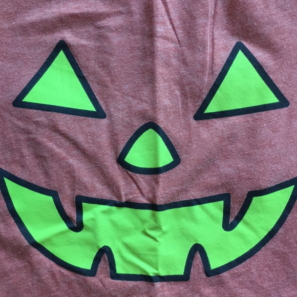 GRAPHIC TEE: Jack O Lantern - Picture 5 of 9